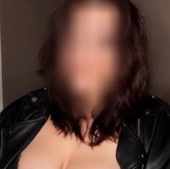Helena, 25