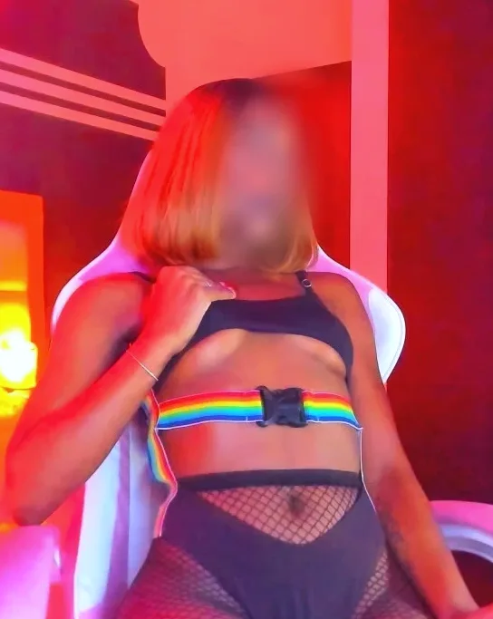 Miriam, 25