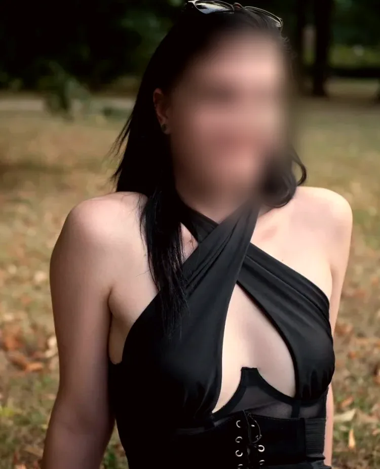 Nadja, 28